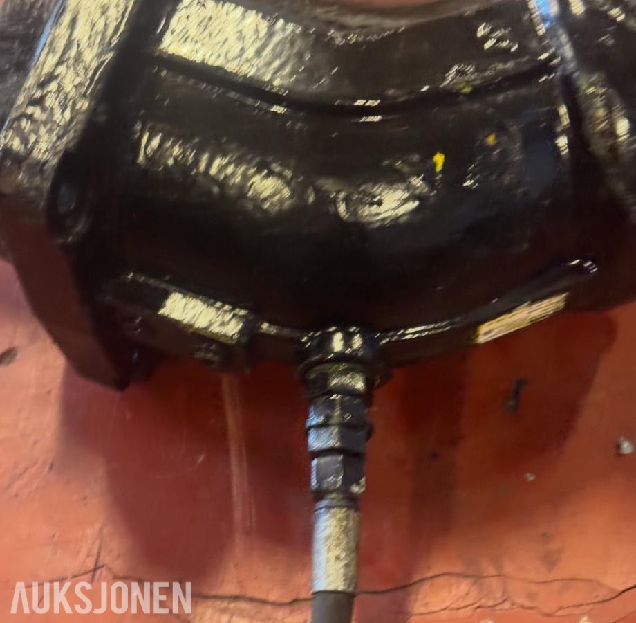 2023 Parker F12-182 hydraulikkmotor med tre monterte hydraulikkslanger og hurtigkoblinger